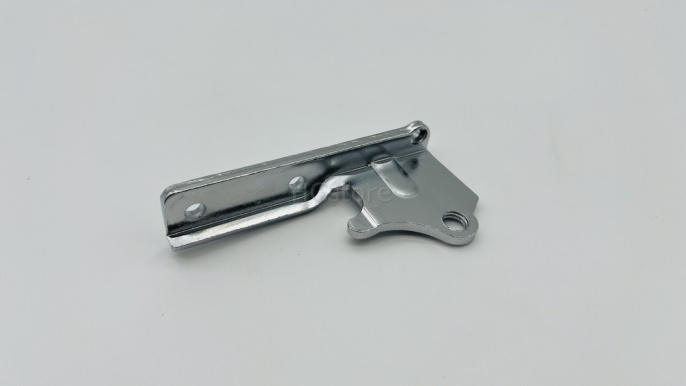 Петля левая средняя для холодильника Haier C4F744CMG